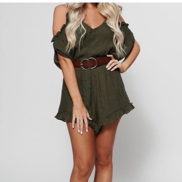 Gray Ruffled Drop Shoulder Romper - Picture 3 of 4